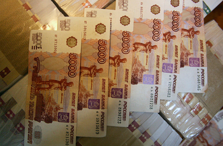 Пять тысяч рублей отделяют россиян от жизни без микрозаймов