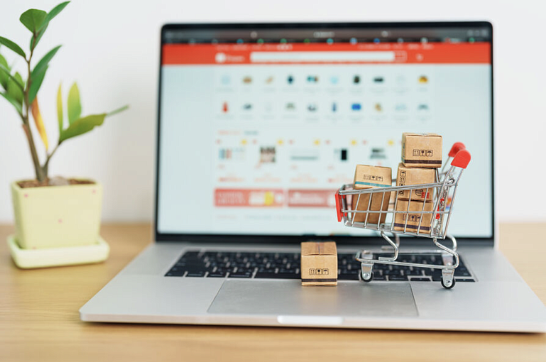 Мошенники начали заманивать россиян на фейковые ювелирные сайты