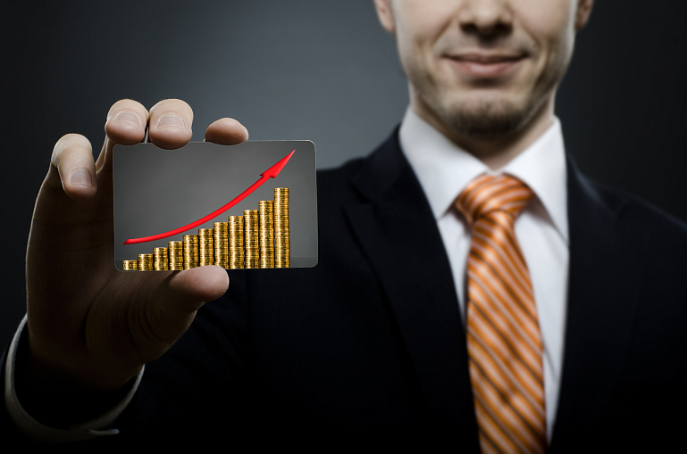 в 2017 году средний размер потребительского кредита составил 141,2 тыс. руб